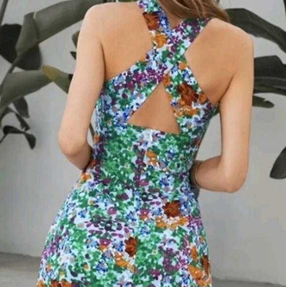 Cupshe Crystal Bunny Tie V Neck Cutout Floral Cotton Dress Size Medium - Picture 2 of 7